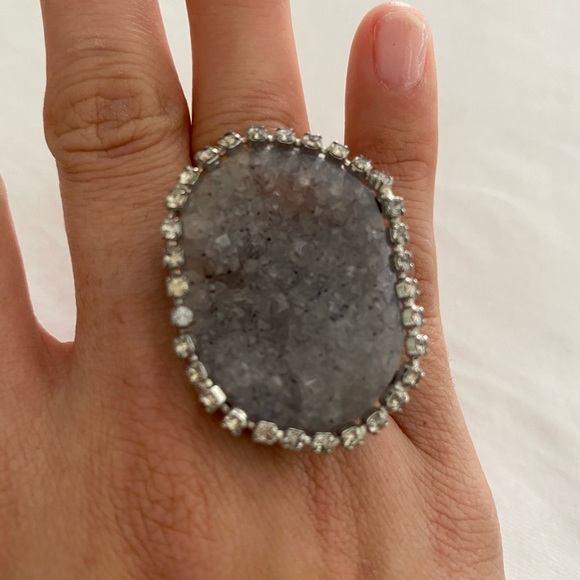 Sparkly rock statement ring - Picture 3 of 7